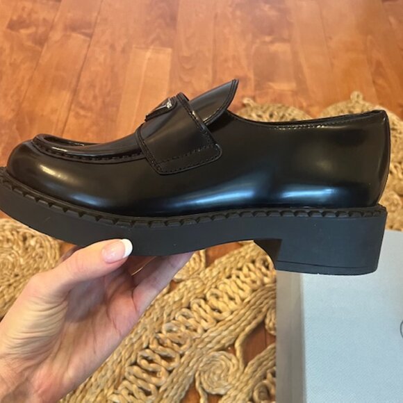 Prada Women's Triangle Logo Loafers Spazzolato Leather Black Size 40 - Picture 8 of 10